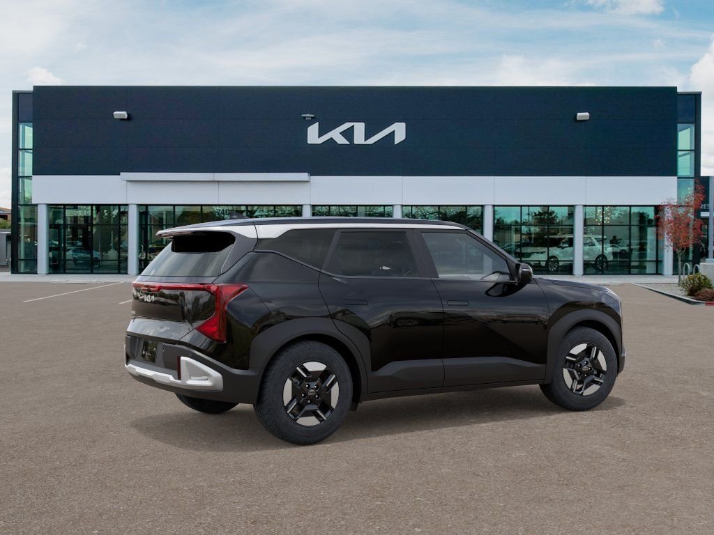 New 2027 Black Kia LX image 6