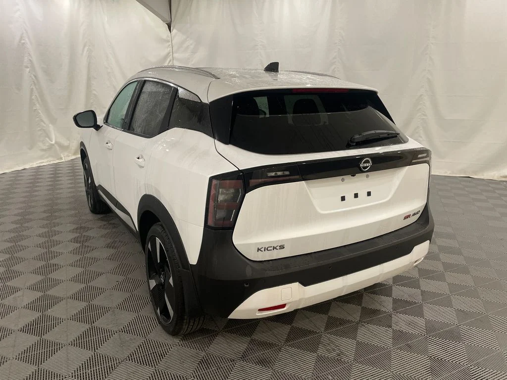 New 2026 Aspen White Tricoat Nissan SR image 10