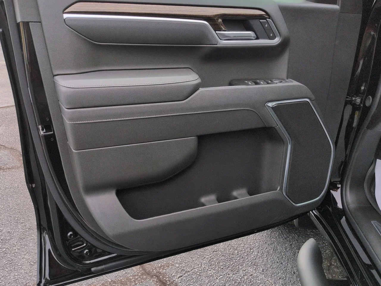 New 2026 Onyx Black GMC Elevation image 22