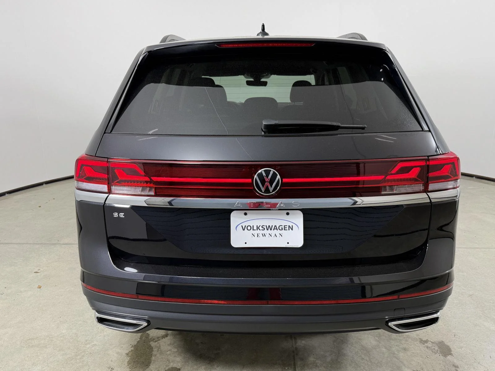 New 2026 Deep Black Pearl Volkswagen 2.0T SE image 6