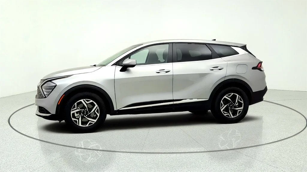 Used 2025 Steel Gray Kia LX FWD image 8