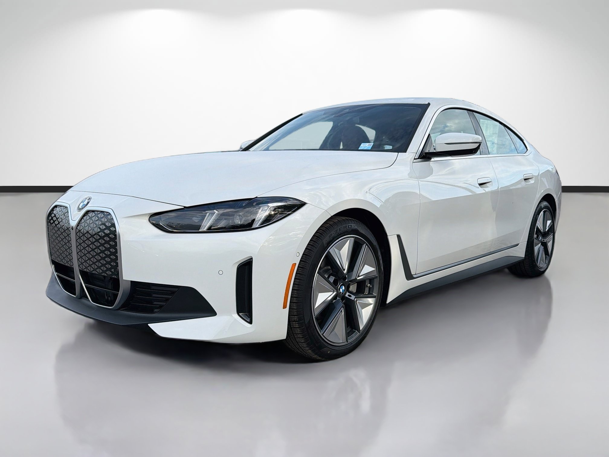 Used 2026 Alpine White BMW eDrive40 image 7