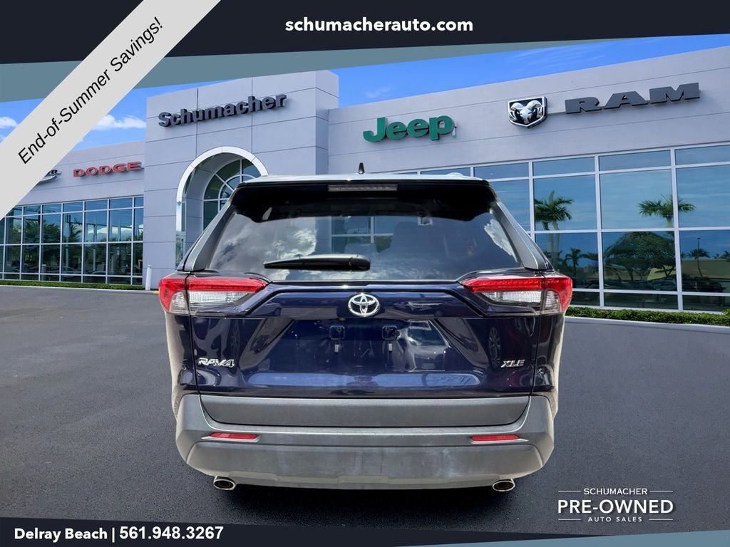 Used 2025  Toyota XLE image 6