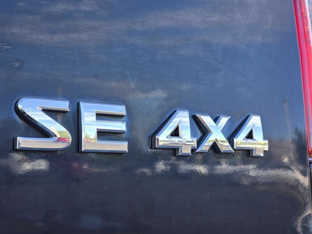 Used 2007 Super Black Nissan SE image 22