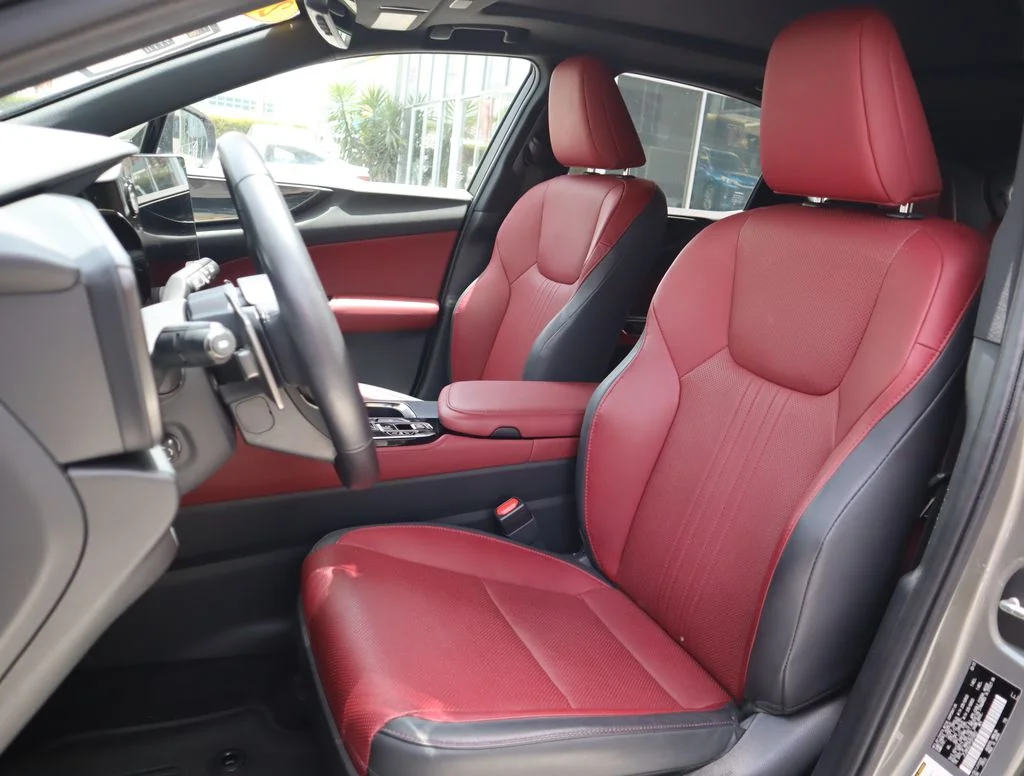 Used 2023 Silver Lexus 350h Premium image 31