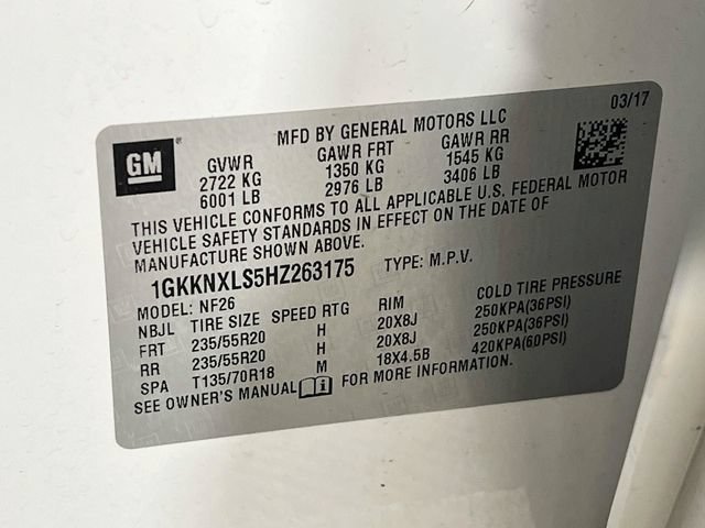 Used 2017 WHITE FROST TRICOAT GMC Denali image 32