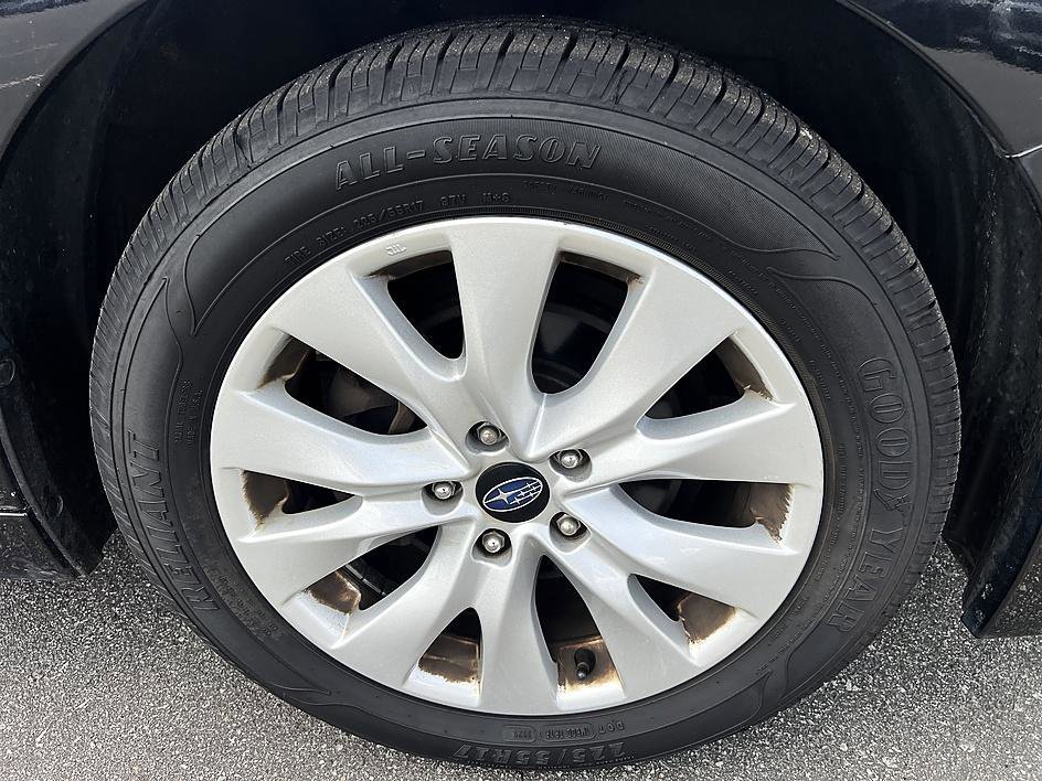 Used 2017 Crystal Black Silica Subaru Premium image 12