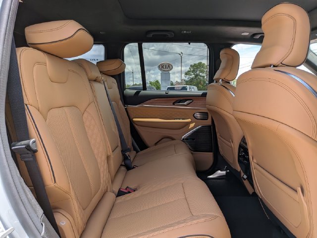 New 2026 Bright White Clear-Coat Exterior Paint Jeep Summit image 32
