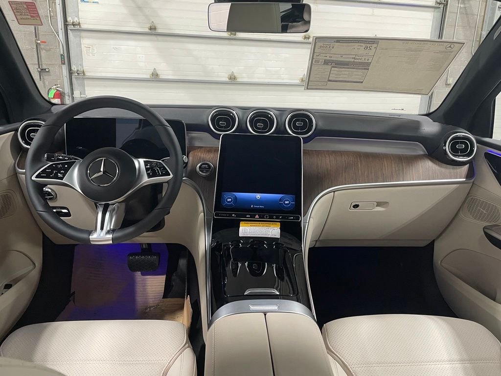 New 2027 White Mercedes-Benz GLC 300 image 8