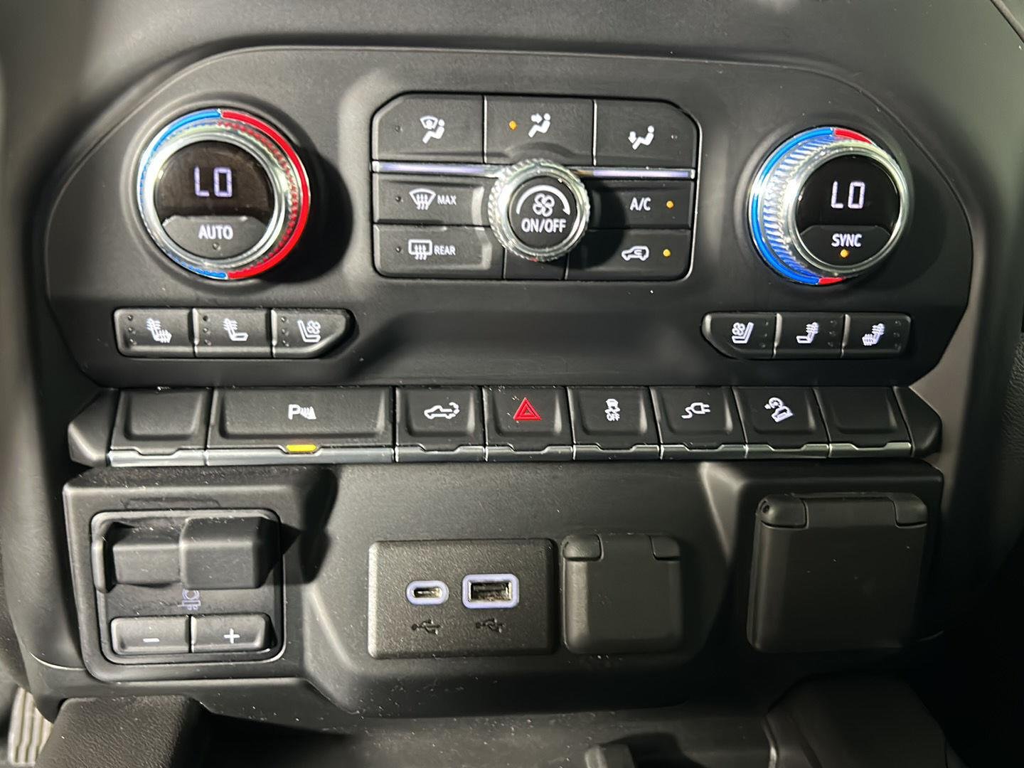 Used 2022 Onyx Black GMC AT4 image 21