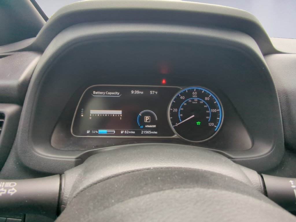 Used 2023 Gray Nissan S image 14