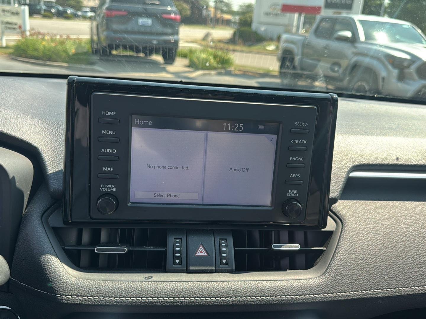 Used 2019 Lunar Rock Toyota XLE Premium image 10