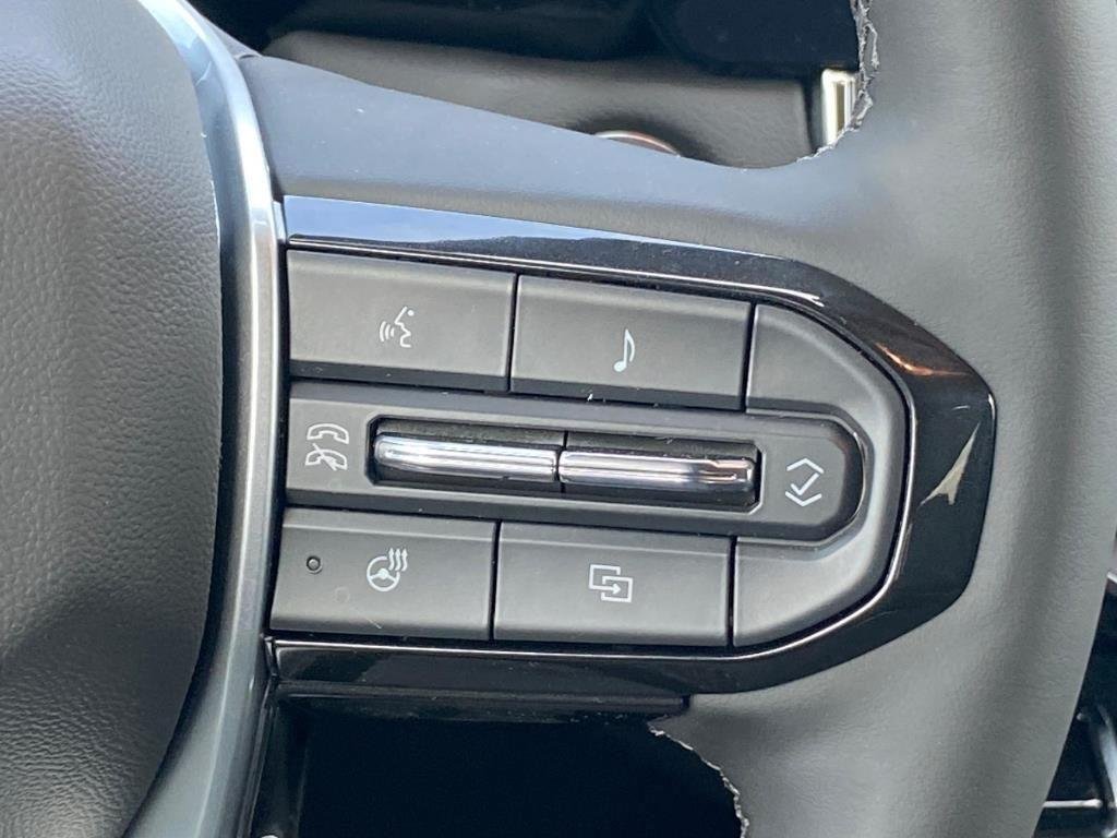 2025 Chevrolet Colorado LT - Photo 10