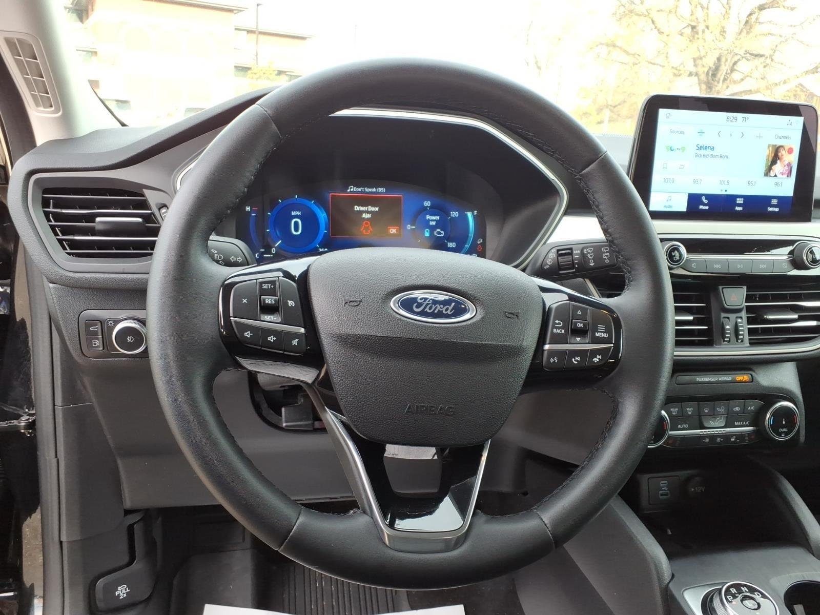 Used 2022 Agate Black Metallic Ford SEL Plug-In Hybrid image 18