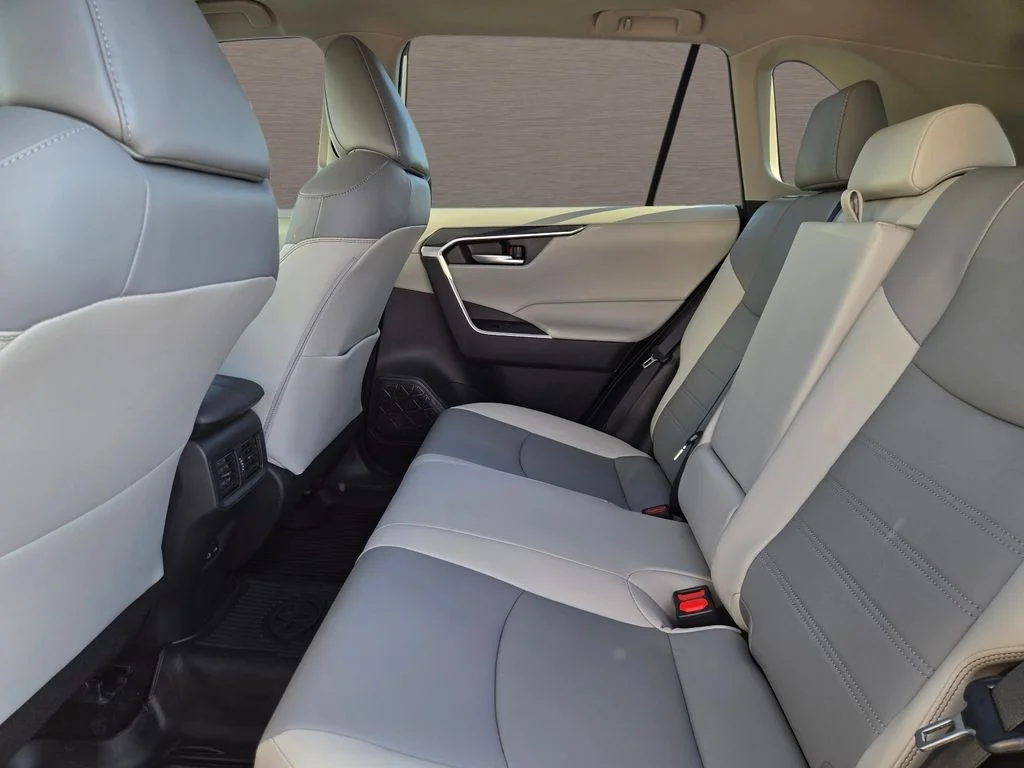 Used 2023 Silver Toyota XLE Premium image 13