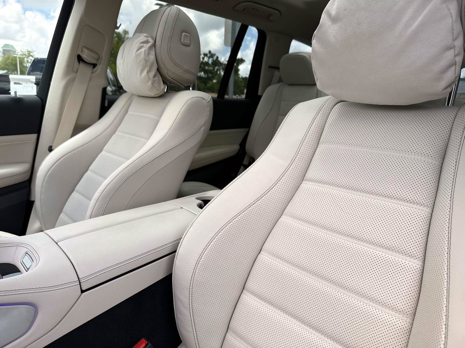 Certified Used 2026 Moonlight White Mercedes-Benz 450 image 24