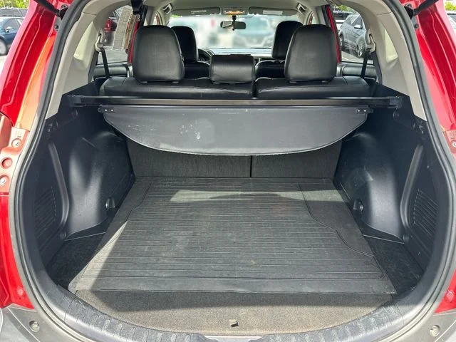 Used 2015 Red Toyota LE image 25