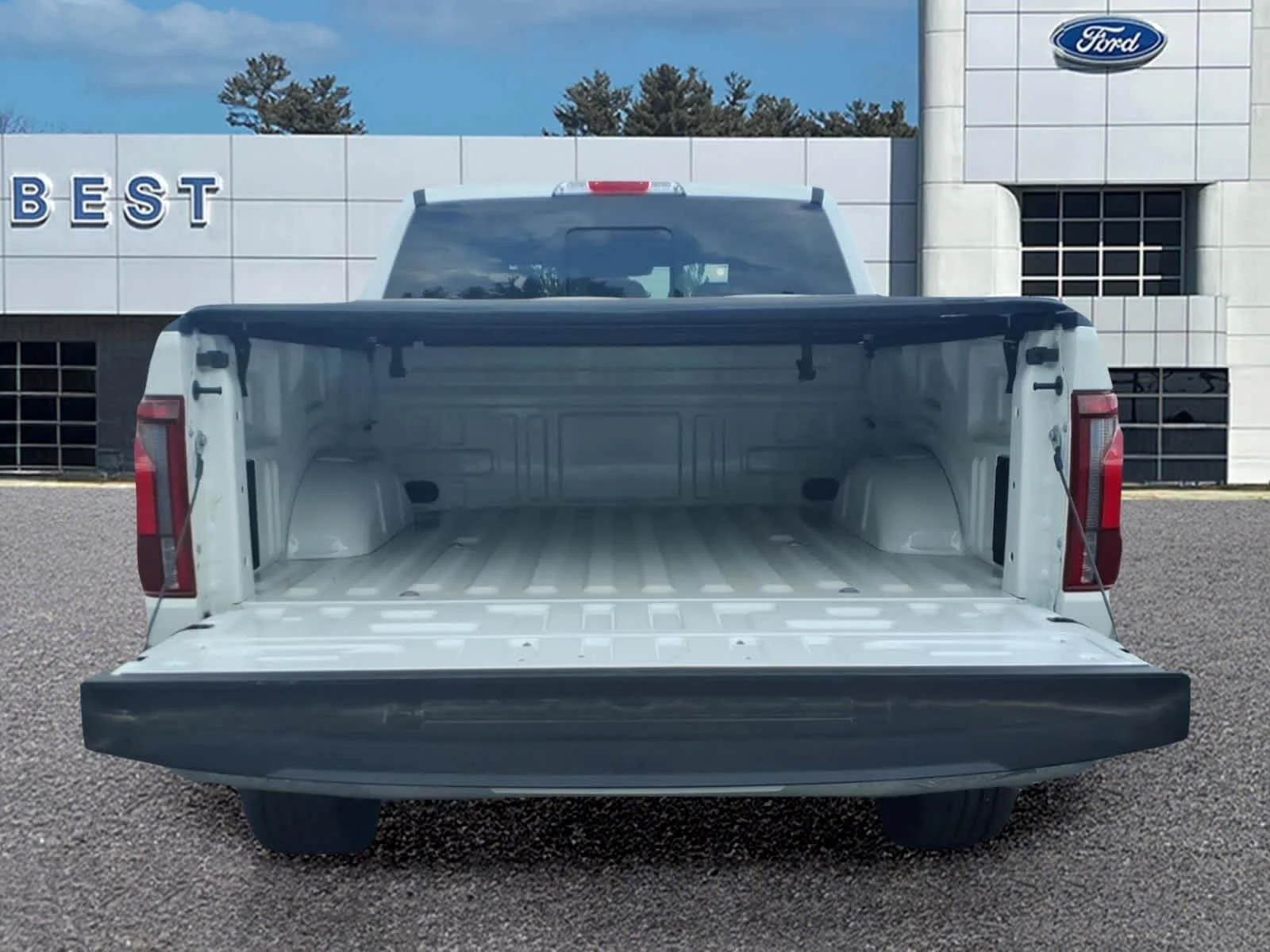 Used 2025 Star White Metallic Tri-Coat Ford LARIAT image 7
