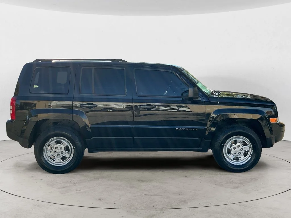 Used 2016 Black Jeep Sport image 4