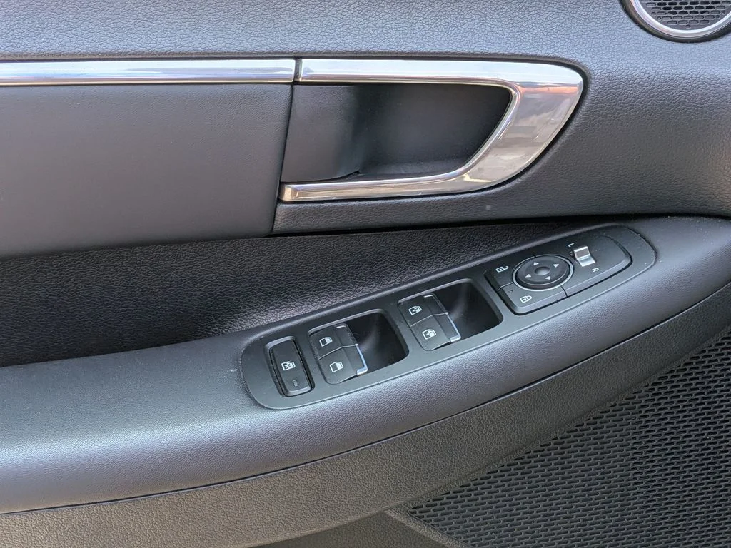 Used 2022 Gray Hyundai SEL image 15