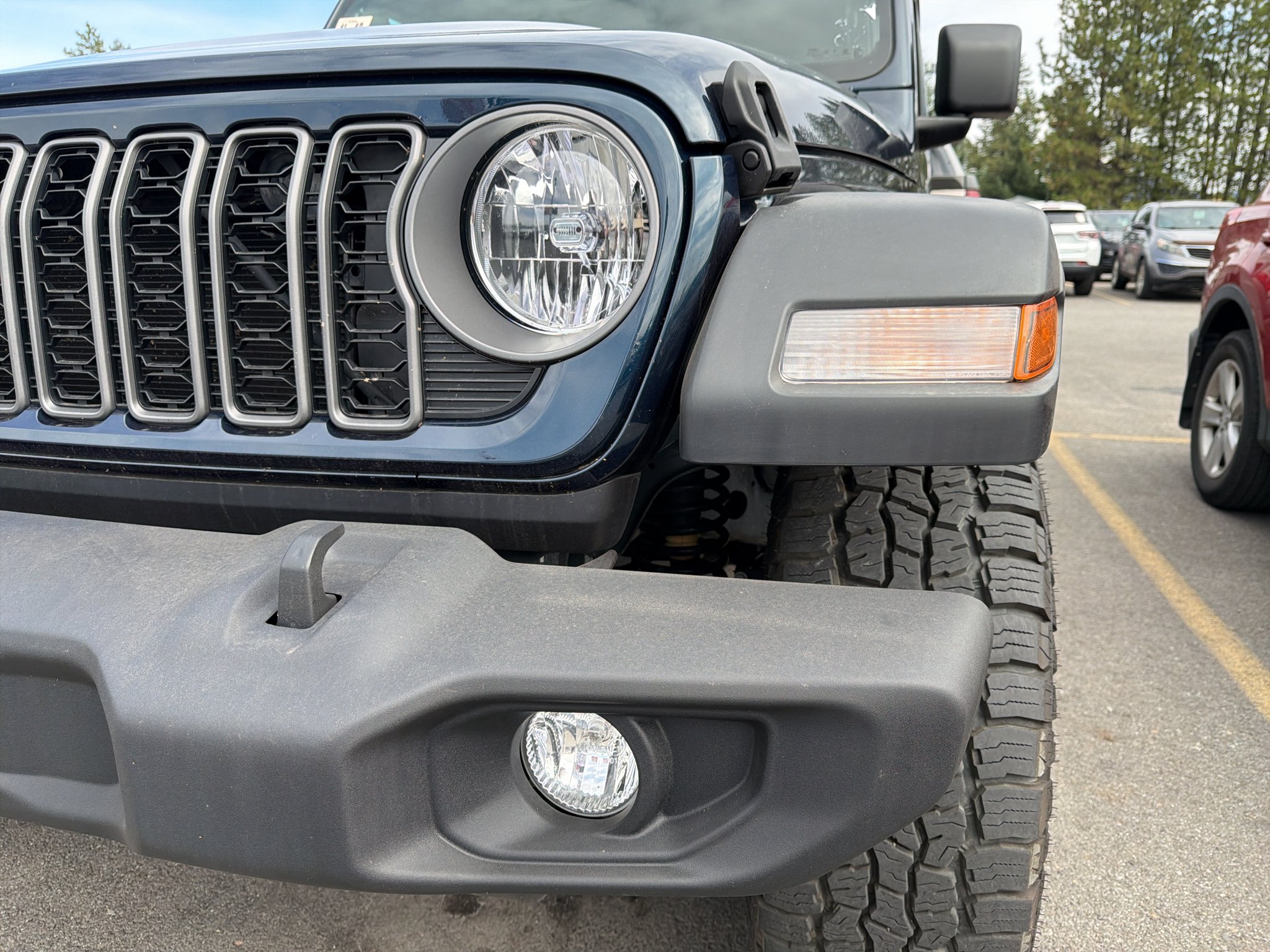 Used 2025 Fathom Blue Pearlcoat Jeep Sport S image 8