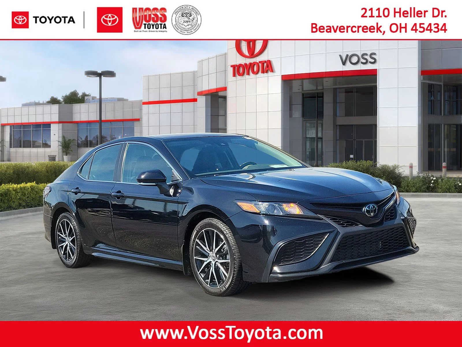 Used 2023 Midnight Black Metallic Toyota SE image 1