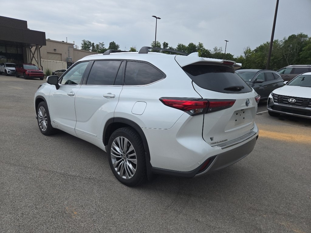 Used 2023 Wind Chill Pearl Toyota Hybrid Platinum image 5