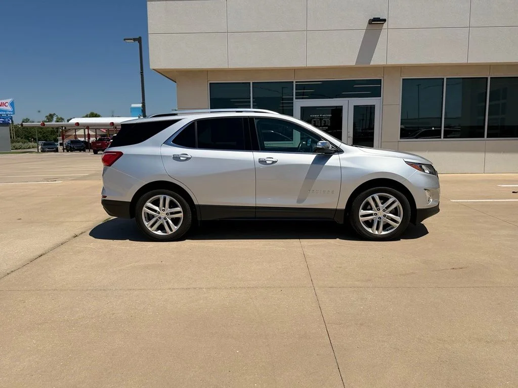 Used 2019 Silver Chevrolet Premier image 3