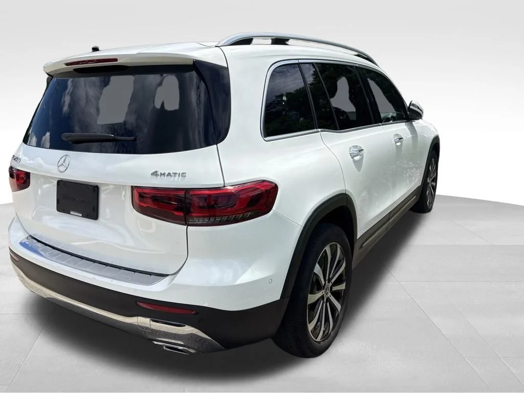 Used 2022 White Mercedes-Benz GLB 250 image 11
