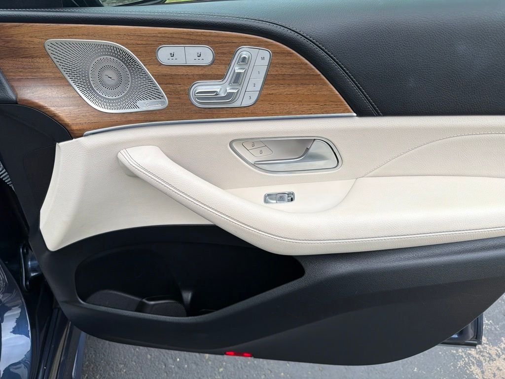 Used 2024  Mercedes-Benz GLE 450e image 16