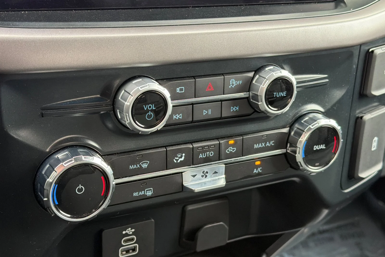 Used 2025 Gray Ford XLT image 17