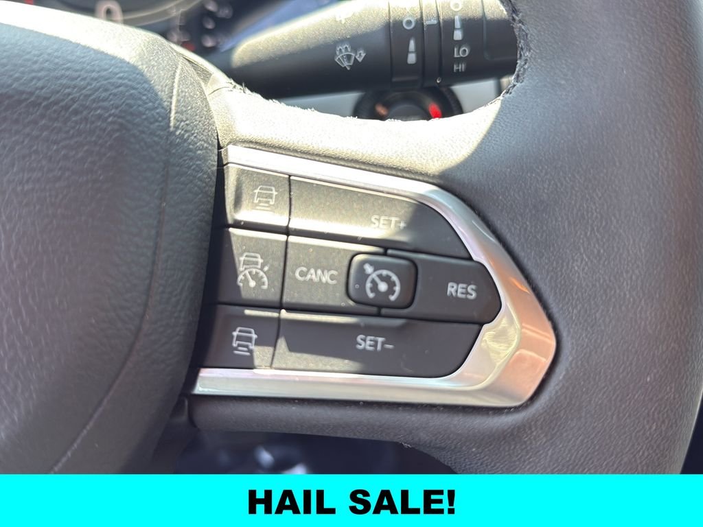 Used 2023 White Jeep Limited image 19