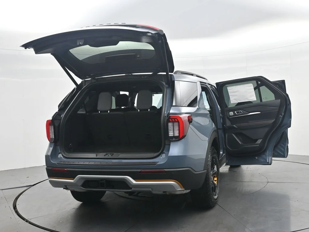 New 2026 Vapor Blue Metallic Ford Tremor® image 53