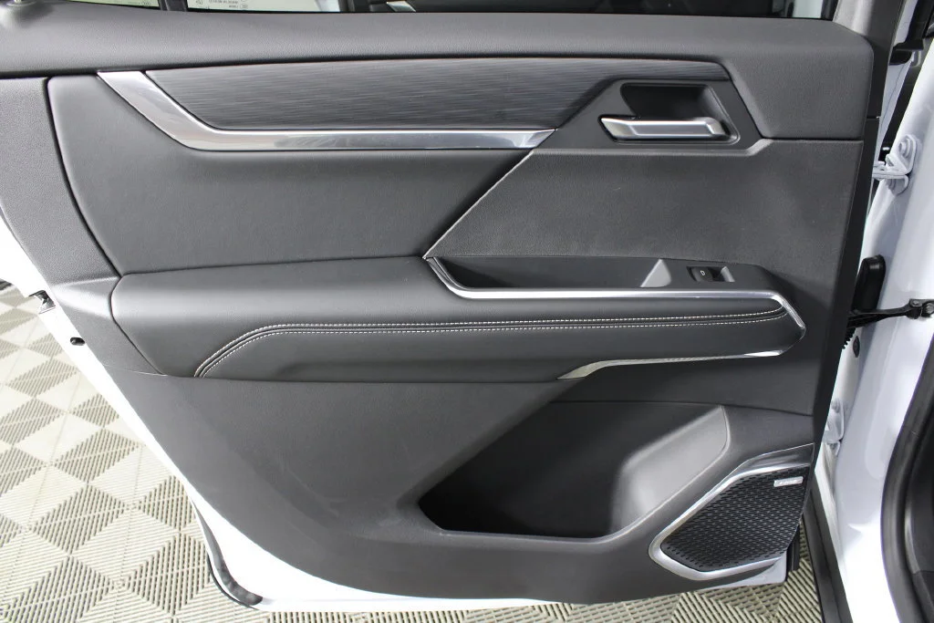 2026 GMC Acadia Elevation - Photo 13