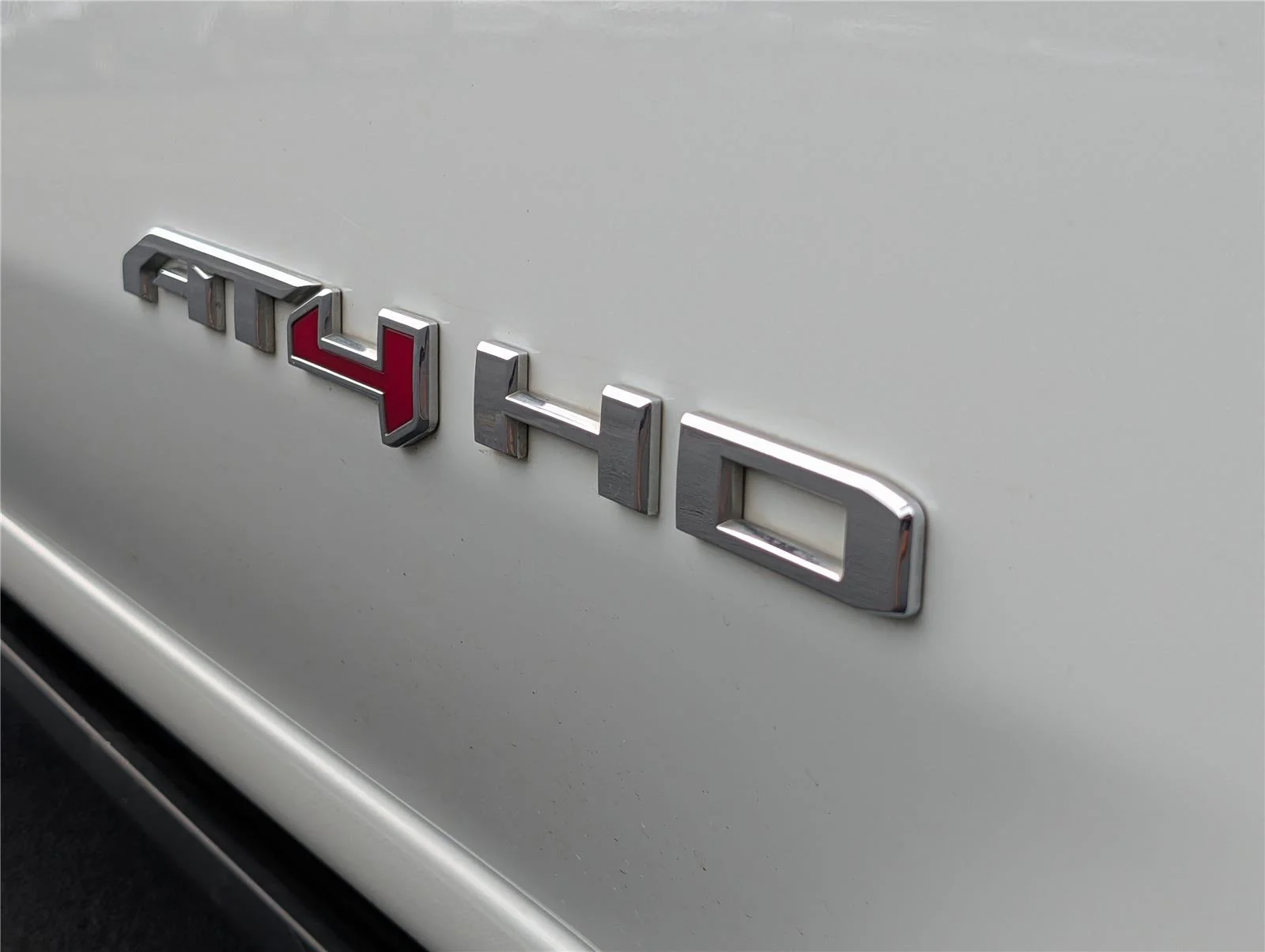 Used 2024 Summit White GMC AT4 image 46