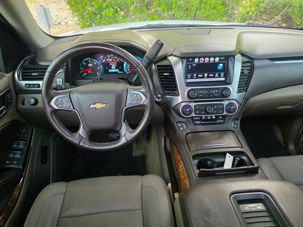 Used 2016 IRIDESCENT PEARL TRICOAT Chevrolet LTZ image 22