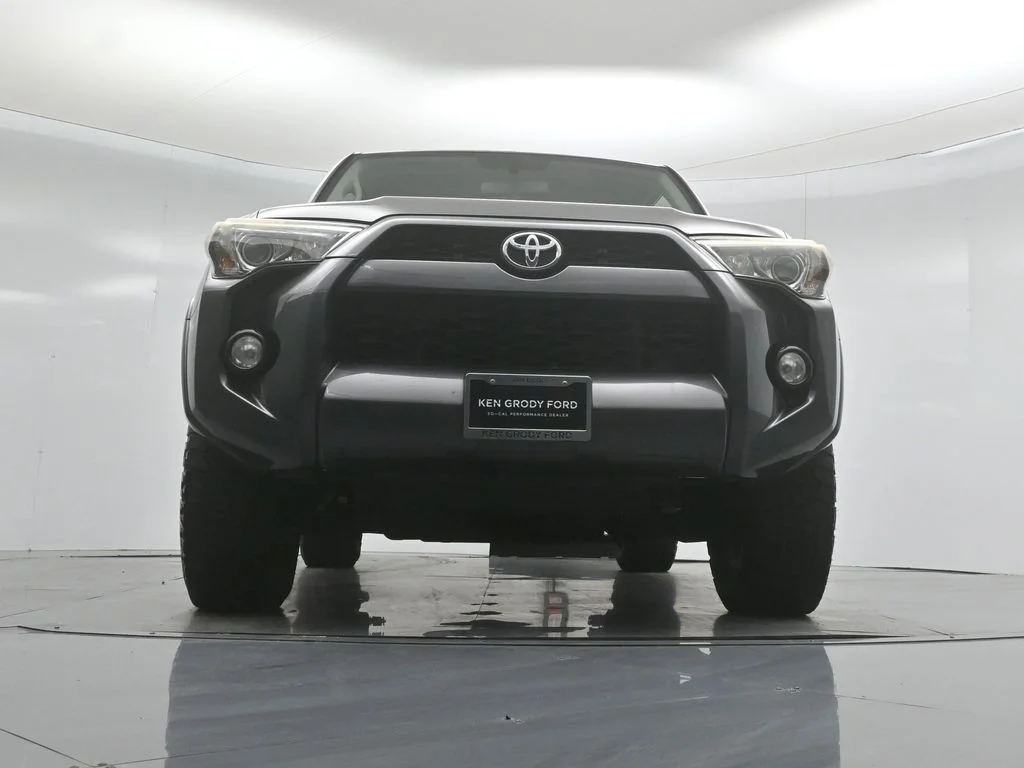 Used 2014 Gray Toyota SR5 image 41