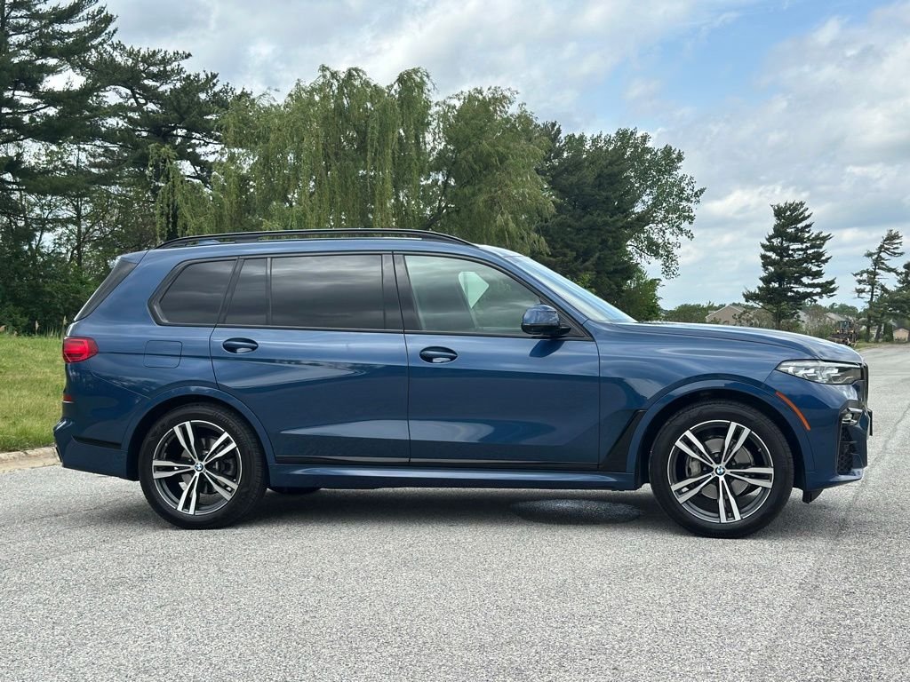 Used 2022 Phytonic Blue Metallic BMW xDrive40i image 8