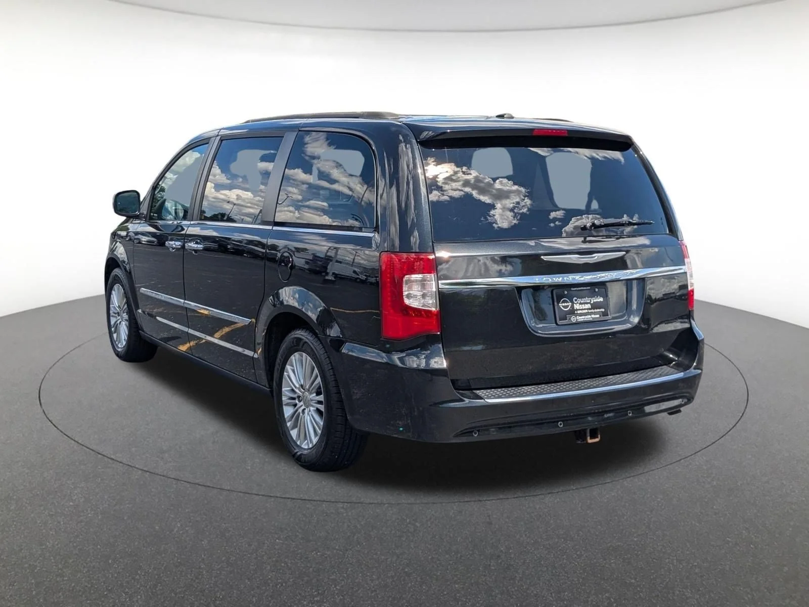 Used 2015 Brilliant Black Crystal Pearlcoat Chrysler Touring-L image 7