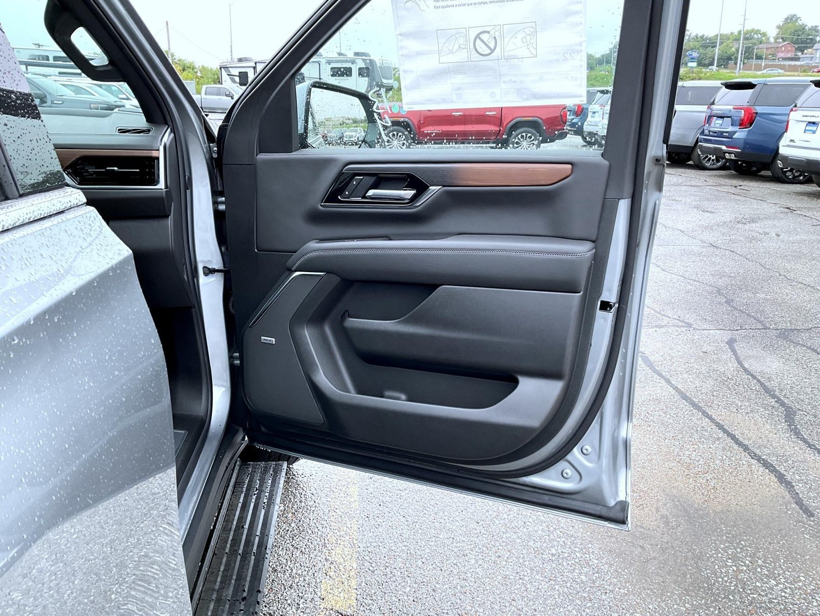 2026 GMC Yukon Denali - Photo 16