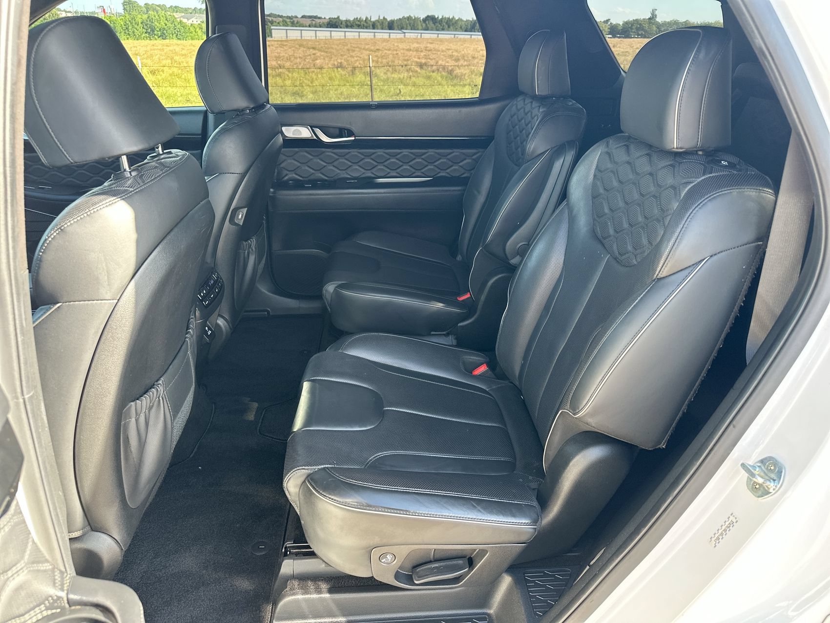 Used 2022 Hyper White Hyundai Calligraphy image 24
