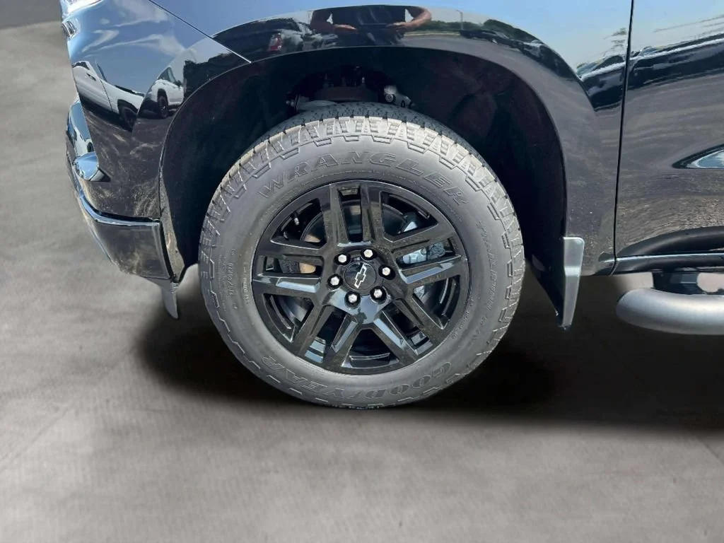 Used 2023 Black Chevrolet RST image 7