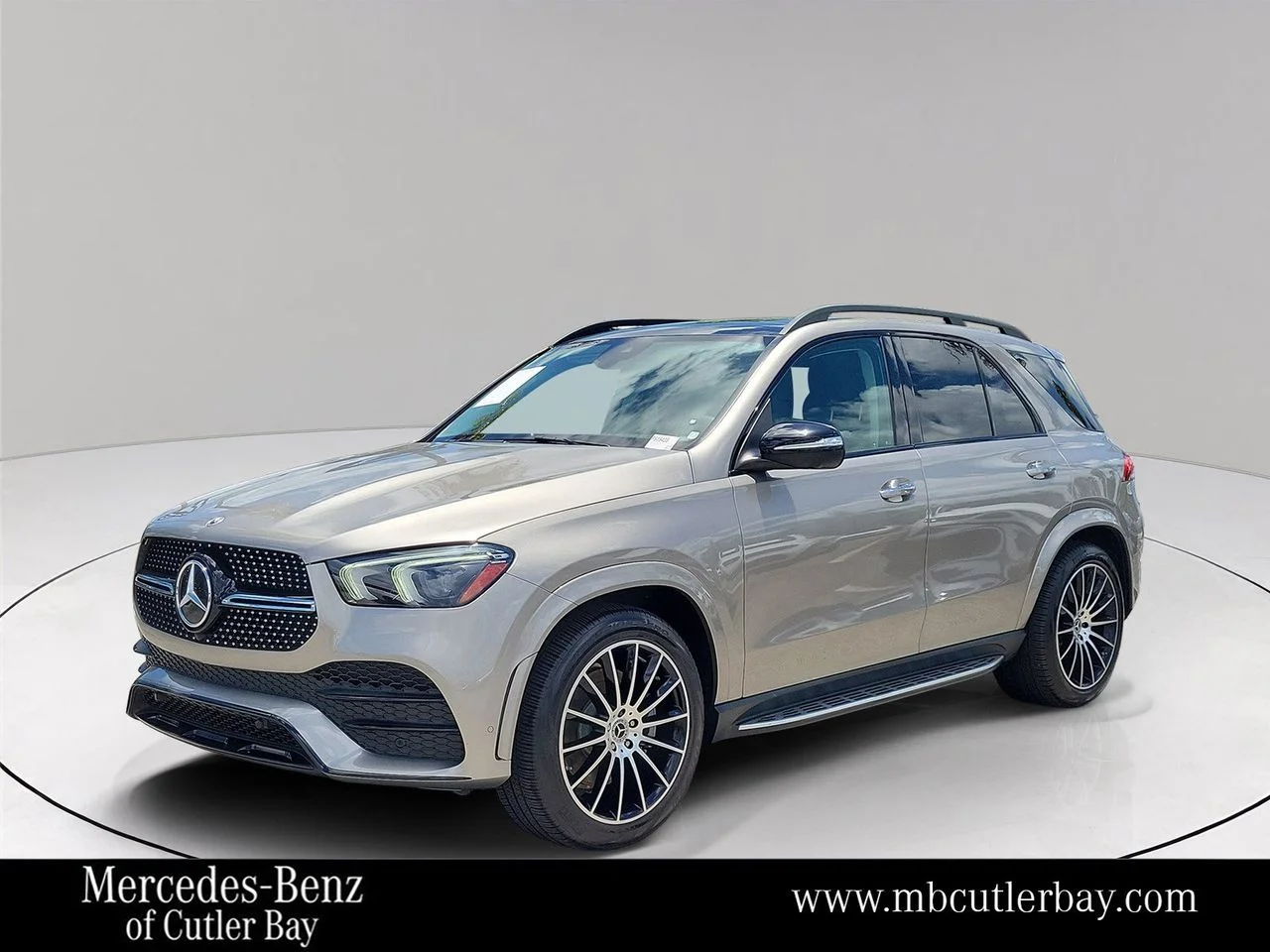 Certified Used 2023 Silver Mercedes-Benz GLE 450 image 1