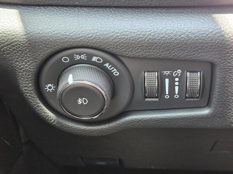 2026 Chrysler Pacifica Select - Photo 24