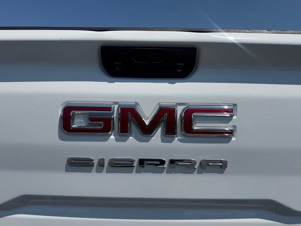 Used 2022 SUMMIT WHITE GMC Pro image 18