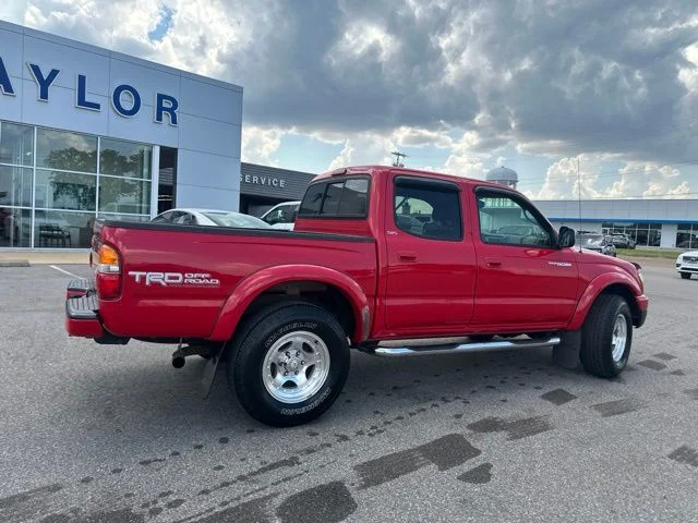 Used 2004 Radiant Red Toyota Base image 15