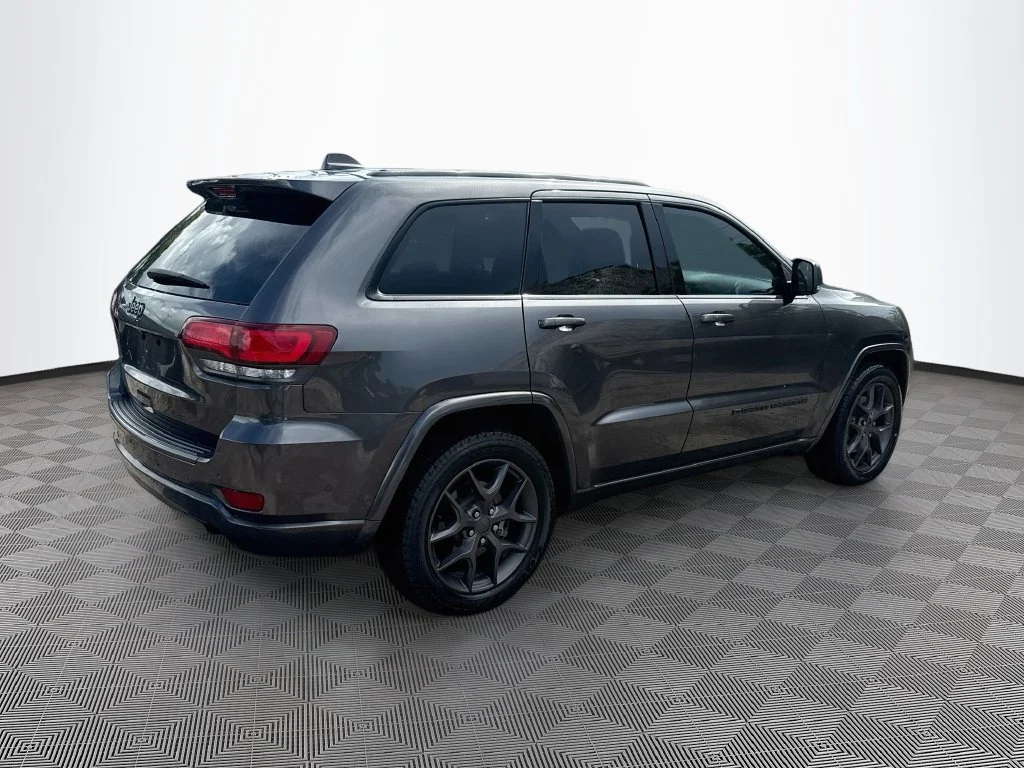 Used 2021 Gray Jeep Limited image 6