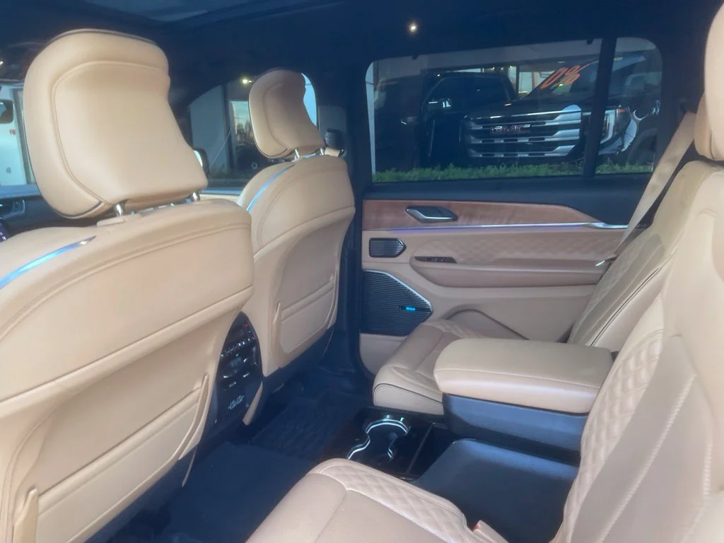 Used 2021 Gray Jeep Summit image 3