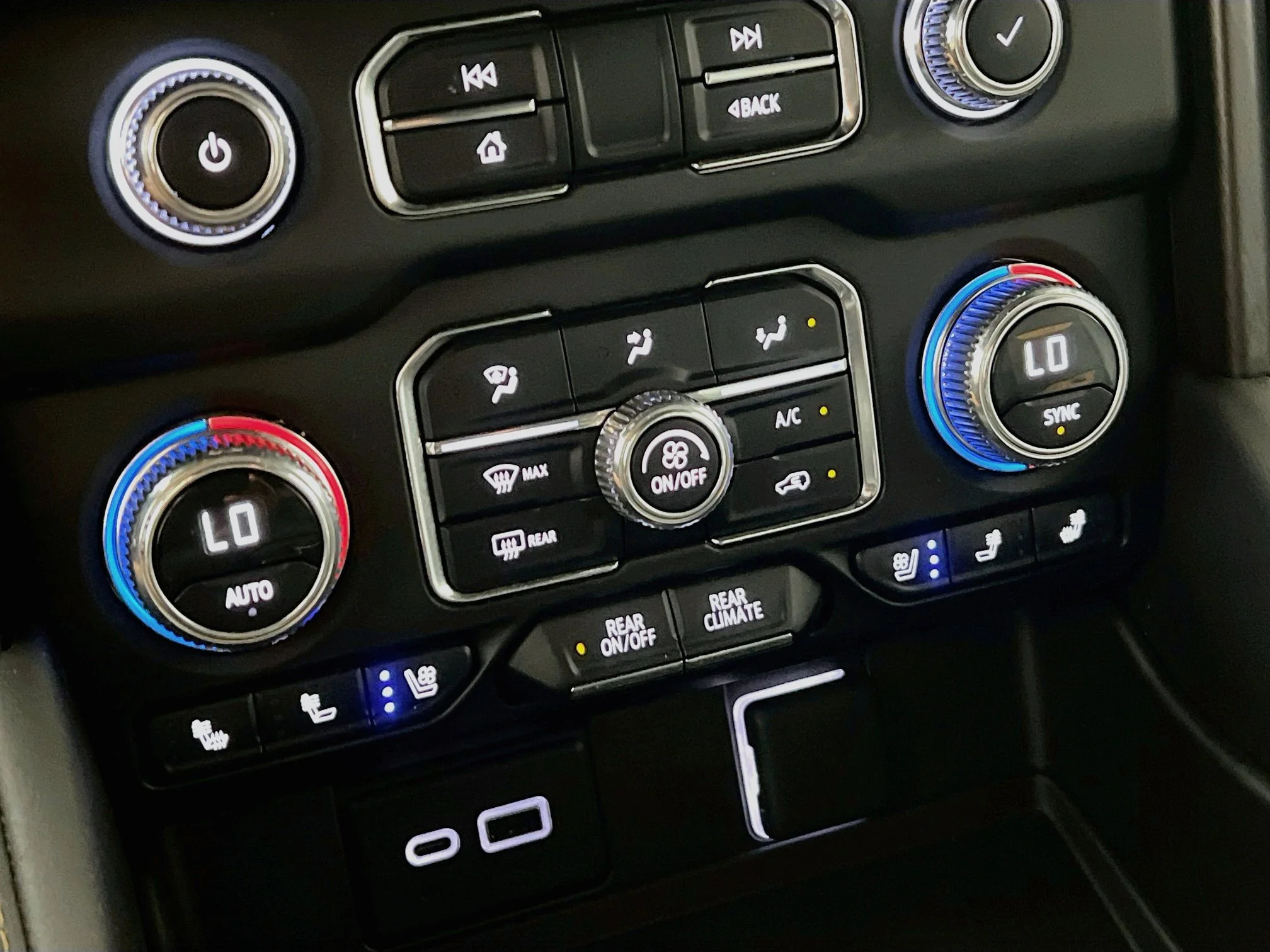 Used 2023 Onyx Black GMC AT4 image 19