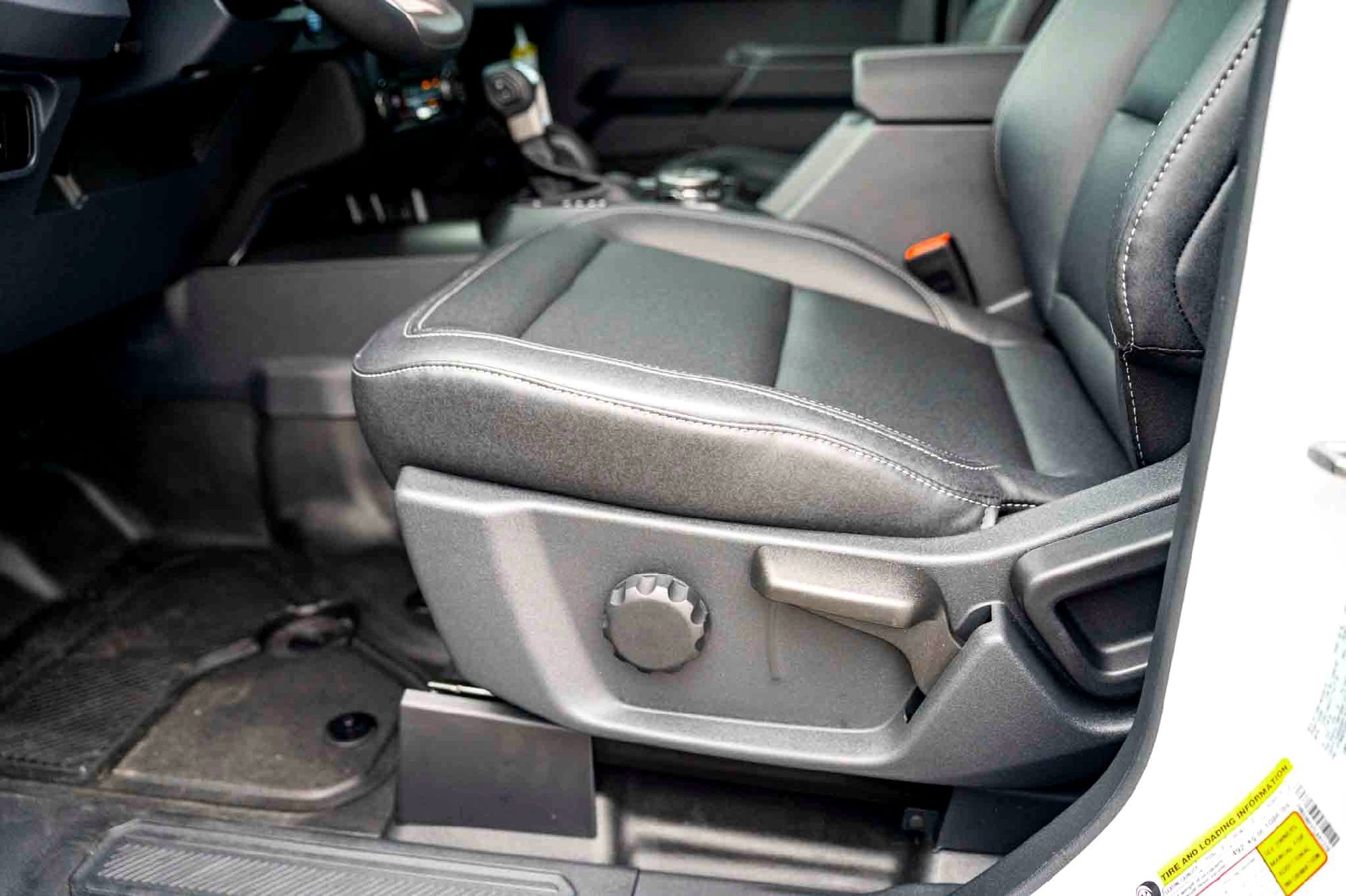 New 2026 Oxford White Ford Badlands image 11